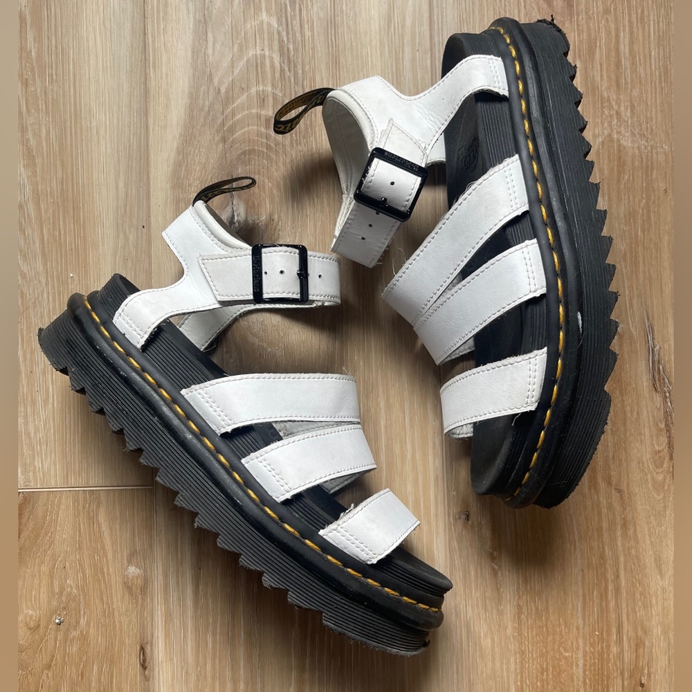 DR. MARTENS BLAIRE PLATFORM SANDALS WHITE SIZE 7